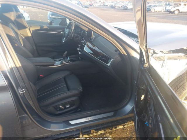 BMW 5 Series Image 3