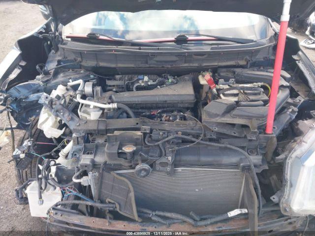 Nissan Rogue S Image 7