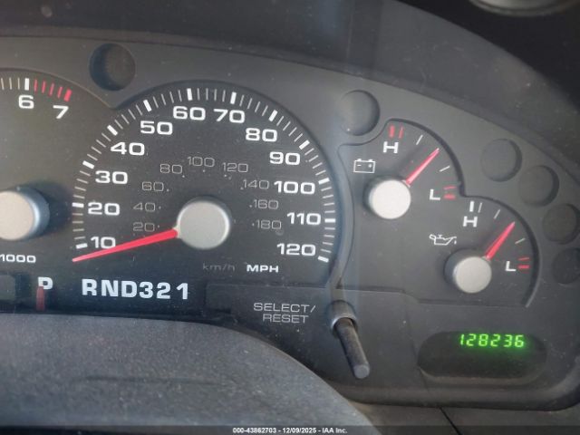 Ford Explorer Xls Image 5