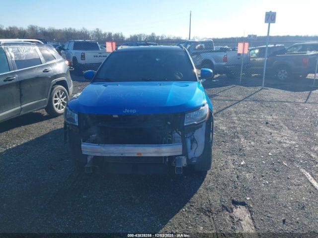Jeep Compass Latitude 4x4 Image 4