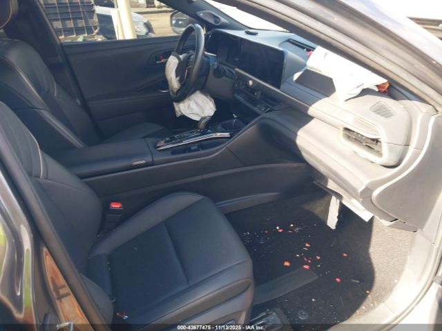 Toyota Crown Limited Image 7