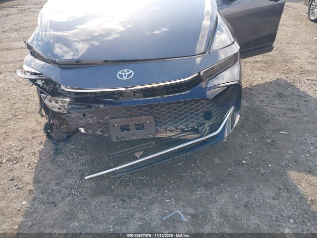 Toyota Crown Limited Image 12