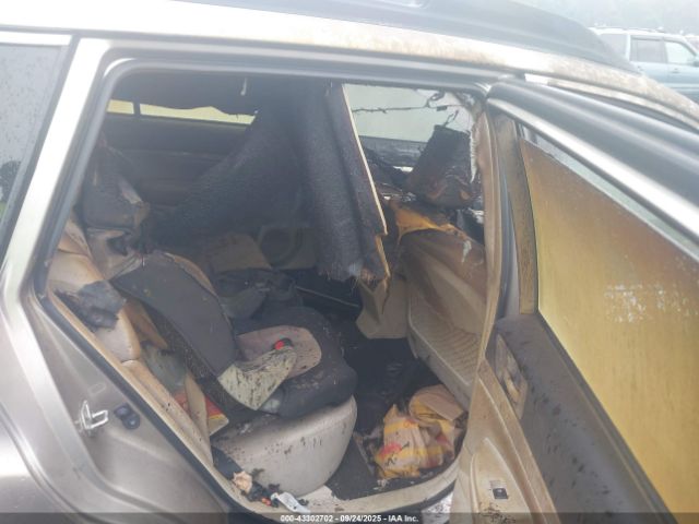 Subaru Outback 2.5i Image 4