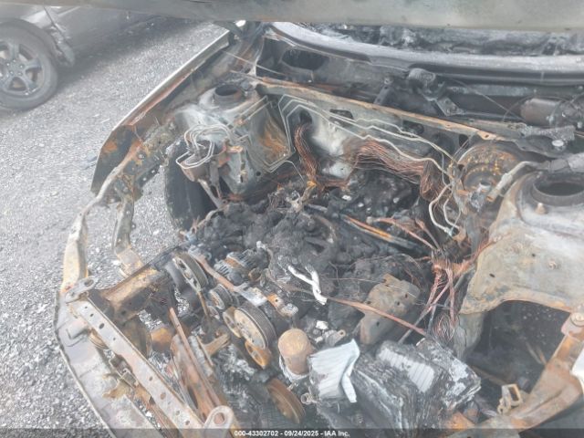 Subaru Outback 2.5i Image 6