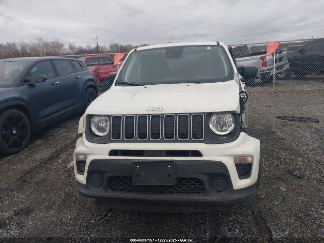 Jeep Renegade Latitude 4x4 Image 16