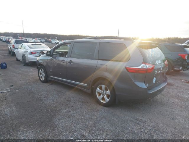 Toyota Sienna Le 8 Passenger Image 5