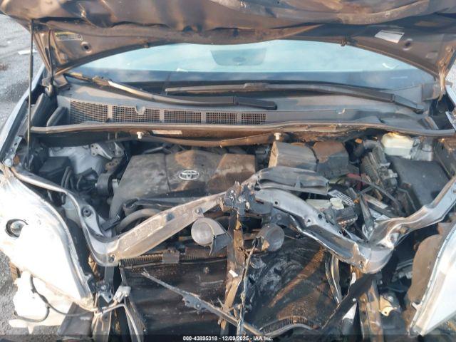 Toyota Sienna Le 8 Passenger Image 6