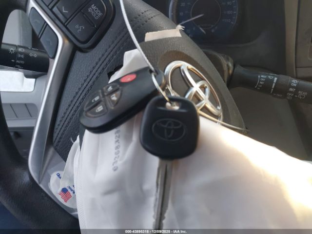 Toyota Sienna Le 8 Passenger Image 10