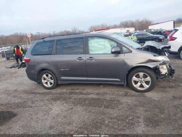 Toyota Sienna Le 8 Passenger Image 13