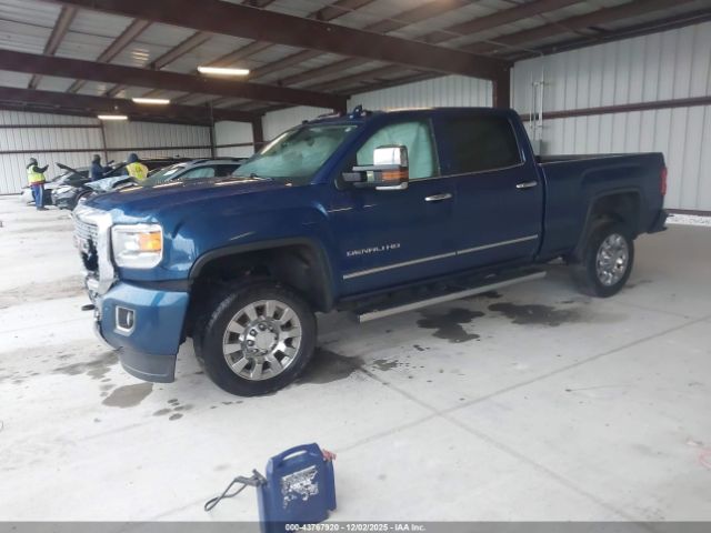 GMC Sierra 2500 Denali Image 8