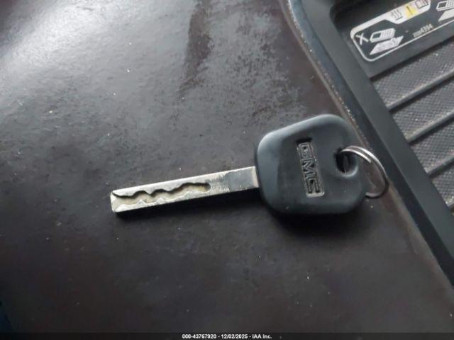 GMC Sierra 2500 Denali Image 9