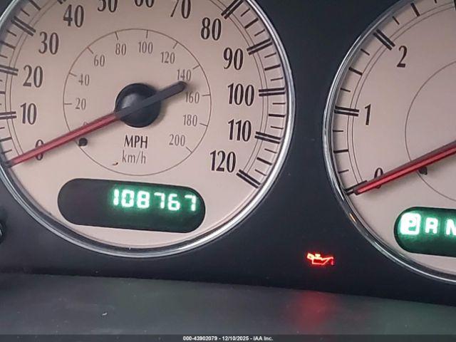 Chrysler Town & Country Touring Image 7