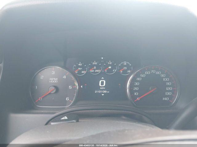 GMC Yukon Denali Image 12