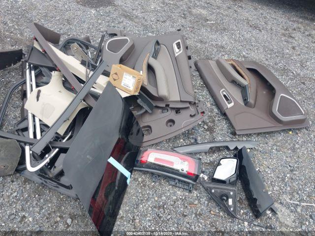 GMC Yukon Denali Image 2