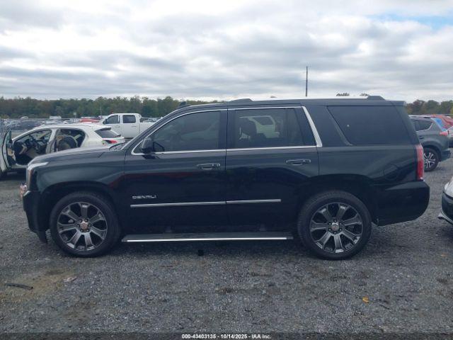 GMC Yukon Denali Image 15