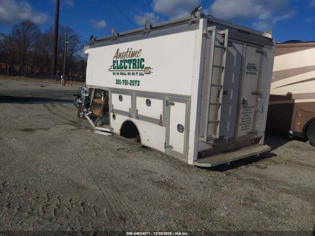 Chevrolet Express 4500 Series Image 3