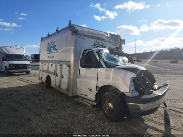 Chevrolet Express 4500 Series Image 7