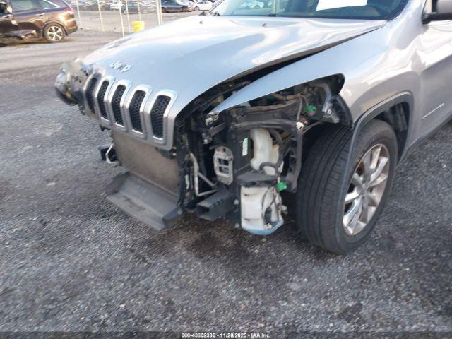 Jeep Cherokee Limited 4x4 Image 8