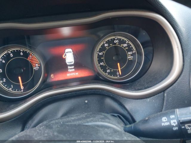 Jeep Cherokee Limited 4x4 Image 10