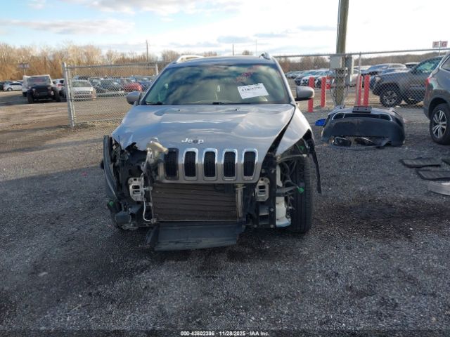 Jeep Cherokee Limited 4x4 Image 17