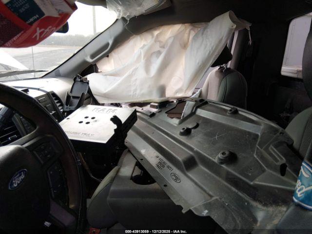 Ford F-450 Xl Image 14