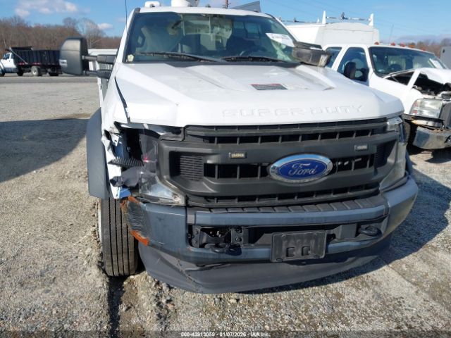 Ford F-450 Xl Image 17