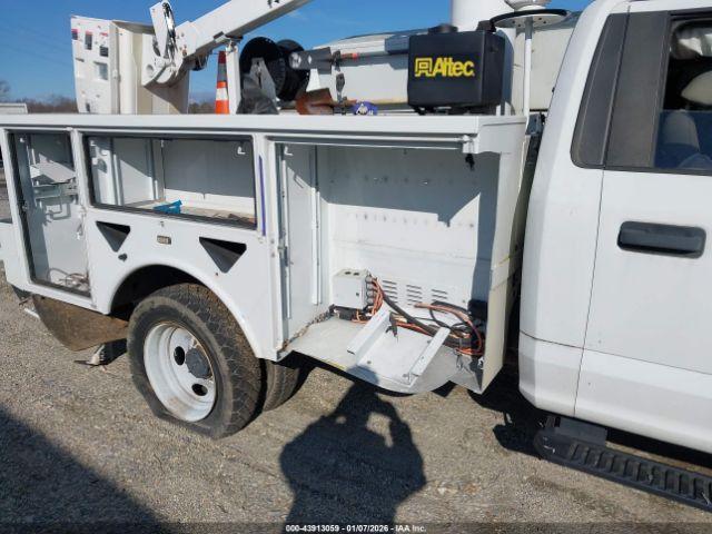 Ford F-450 Xl Image 13