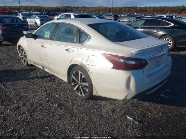 Nissan Altima 2.5 Sr Image 2