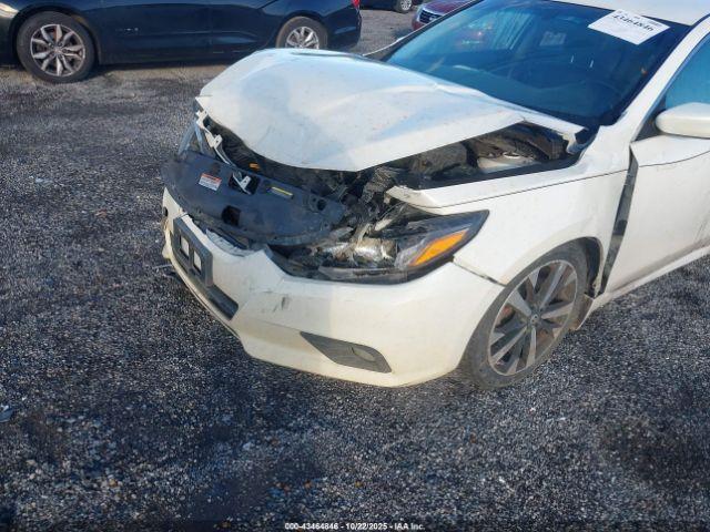 Nissan Altima 2.5 Sr Image 16