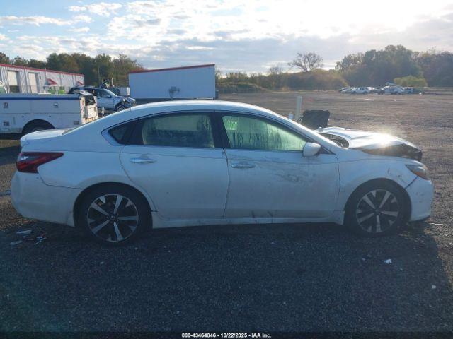 Nissan Altima 2.5 Sr Image 12