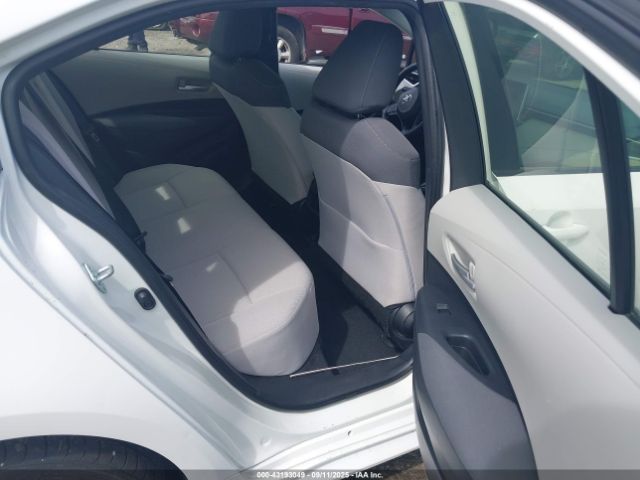 Toyota Corolla Le Image 11