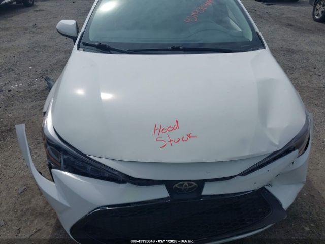 Toyota Corolla Le Image 5