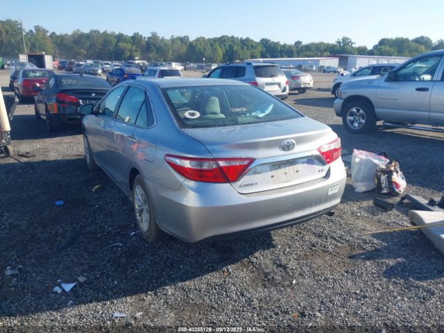 Toyota Camry Le Image 8