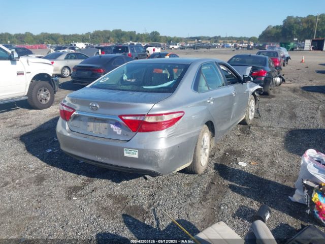 Toyota Camry Le Image 2