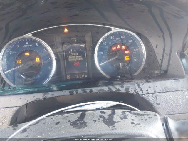 Toyota Camry Le Image 13