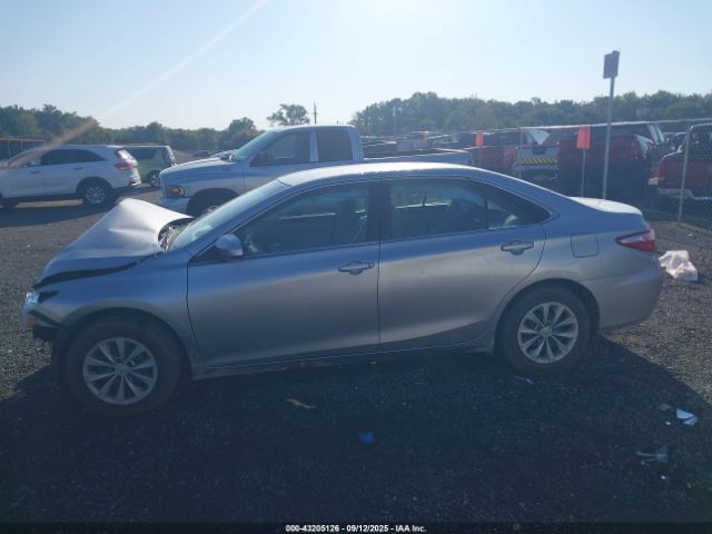 Toyota Camry Le Image 15