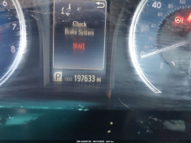 Toyota Camry Le Image 17